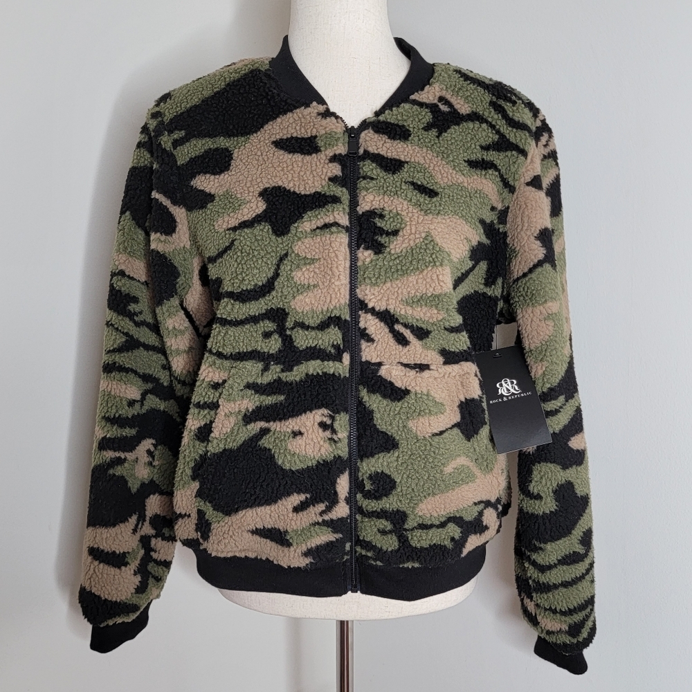 Rock & Republic camo zip up fuzzy sherpa jacket